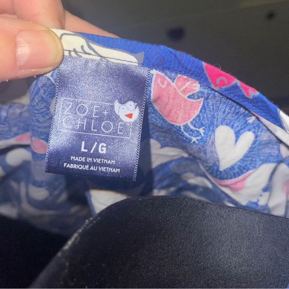 Ladies Zoe & Chloe scrub top size L - Picture 2 of 2